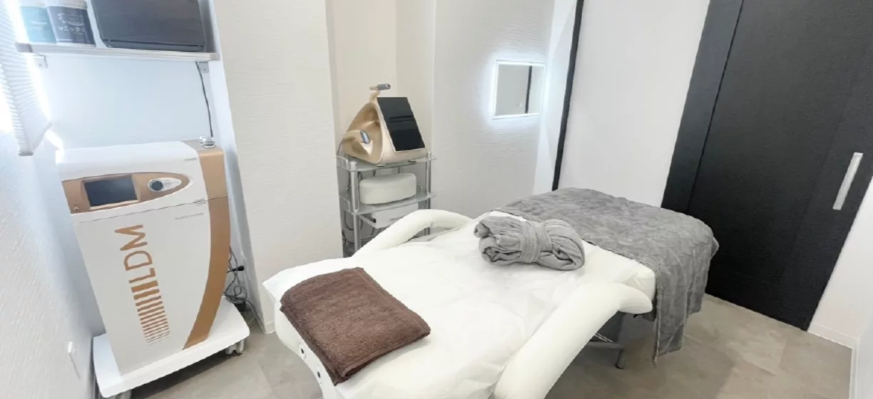 Osaka Umeda Korean Facial Lifting and Skin Care Salon IROHA